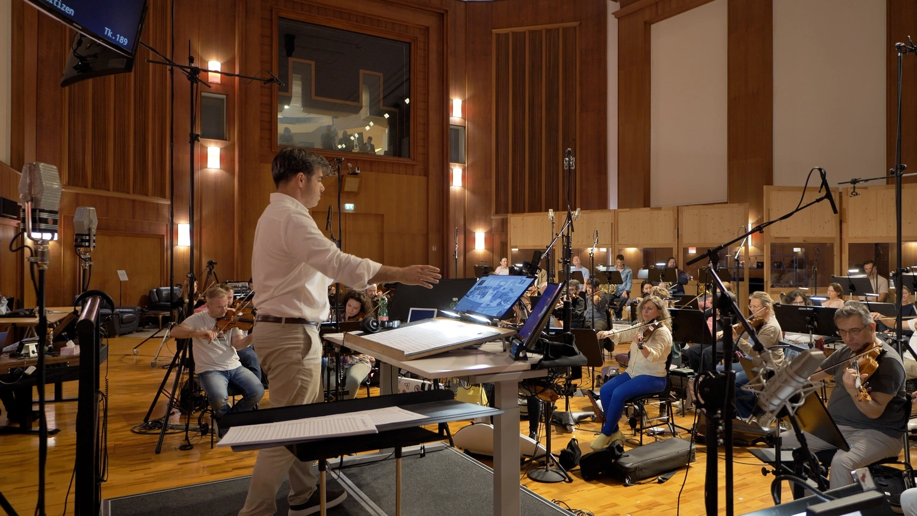 Pedro conducting at the Vienna Synchron Stage